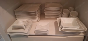 Schönes 54-Teiliges Geschirr