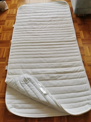 Verschenke 2 Stk. Matratzenschoner