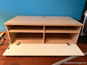 Sideboard mit dazugehörigem Hängeschrank