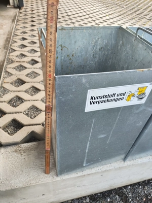 Mülleimer Müllkübel aus Blech mit Henkel Bild 4