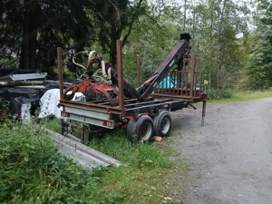 Forstanhänger mit Hiab 560Z Kran  Bild 5