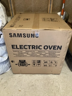 Brandneuer Backofen   Samsung NV7B7997AAK Bild 3