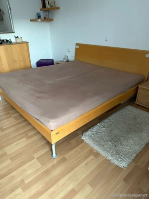 Bett massiv mit Lattenrost sehr gepflegt  Bild 2