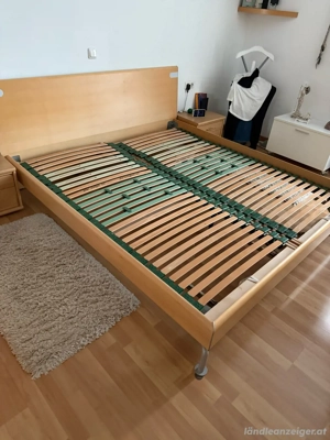 Bett massiv mit Lattenrost sehr gepflegt  Bild 5