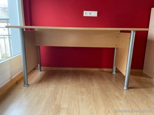 Schreibtisch Bild 2