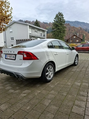 Volvo S60 R-Design Bild 2