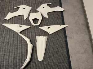 Rieju MRT 50 Verkleidung in weiß Bild 2