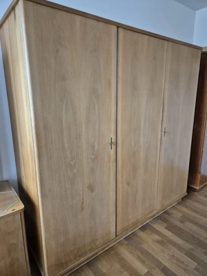 Kasten aus Holz zu verschenken (Schreinerarbeit aus dem Jahr 1960)