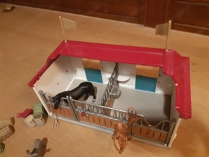 Schleich Horse Club Pferdestall Bild 2