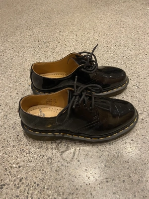 Dr. Martens Lackschuhe schwarz - Damen Gr. 37 (4) - wie NEU! Bild 3