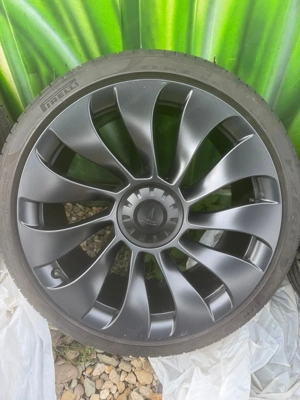 Original Überturbine Felgen Tesla Performance Bild 5