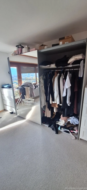 Spiegelschrank Bild 2