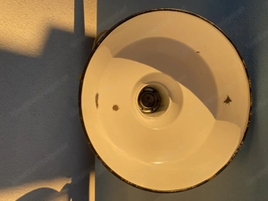 Leuchten 3 originale vintage Industry- Werkstattleuchten aus emailliertem Stahl. Bild 5