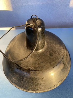 Leuchten 3 originale vintage Industry- Werkstattleuchten aus emailliertem Stahl. Bild 4