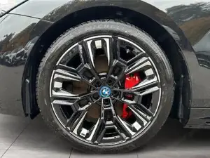 BMW i5 M60 xDrive 8-fach // M Sportpaket Pro // Panorama-Glasdach // Bild 7