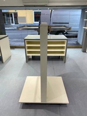 Geschäftseinrichtung Modegeschäft Bild 4