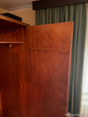 Kleiderschrank Bild 3
