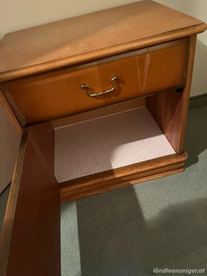 2 Nachtkästchen Bild 4