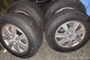 215 70 16 Toyota Winterräder  Bild 2