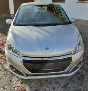Peugeot 208 Bild 8