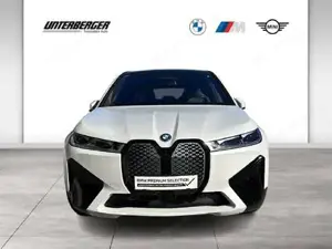 BMW iX xDrive40 I20 XE2 Sportpaket Head-Up HK HiFi Bild 4