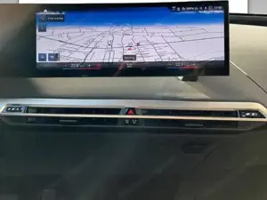 BMW iX xDrive40 I20 XE2 Sportpaket Head-Up HK HiFi Bild 8