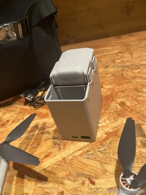 DJI Mini 4 Pro Fly More Combo (RC2) Garantie Bild 2