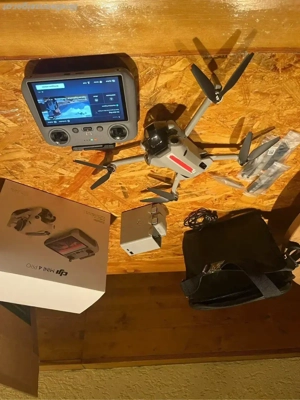 DJI Mini 4 Pro Fly More Combo (RC2) Garantie Bild 6
