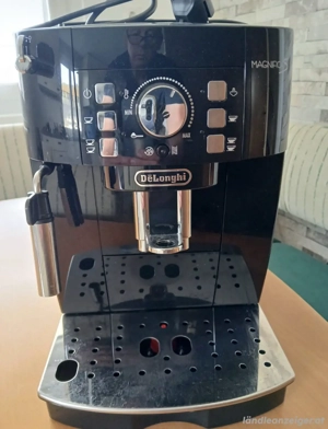 Kaffee Vollautomat 'De Longhi'