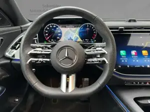 Mercedes-Benz E 300 de 4MATIC T-Modell mit EQ Hybrid Technologie AMG Bild 5