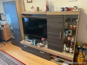 Wohnzimmerschrank Bild 2