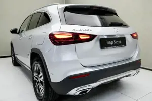 Mercedes-Benz GLA 180 d LM KAM SpurW ParkAss. SpurH Navi KlimaA Bild 11