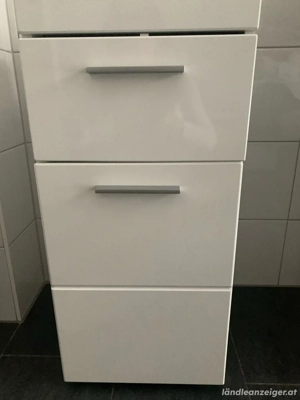 Badschrank Bild 2