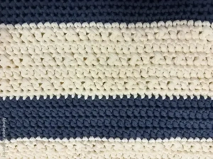 selbstgehäkelte Tasche zum umhängen Bild 2