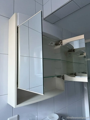 Spiegelschrank Bild 4