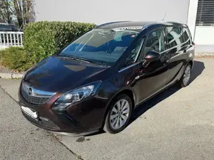 Opel Zafira Tourer 1,4 Turbo Eotec Edition Aut. Behindertengercht  Rollstuhl NUR 52 TKM Bild 2