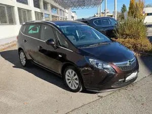 Opel Zafira Tourer 1,4 Turbo Eotec Edition Aut. Behindertengercht  Rollstuhl NUR 52 TKM Bild 4