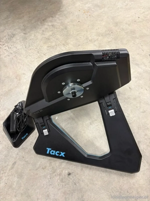 Tacx Neo 2T Radrolle Bild 2