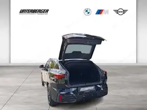 BMW iX2 eDrive20 *0,99% Fixzins Leasing* M Sportpaket // Anhängerkupplung // Bild 13