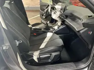 Peugeot 2008 Bild 17