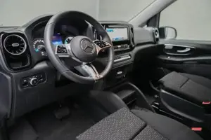 Mercedes-Benz eVito 129 Tourer PRO Lang SpurH ACC KlimaA SpurW Bild 7