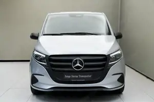 Mercedes-Benz eVito 129 Tourer PRO Lang SpurH ACC KlimaA SpurW Bild 4