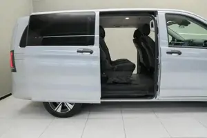 Mercedes-Benz eVito 129 Tourer PRO Lang SpurH ACC KlimaA SpurW Bild 13