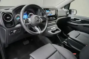 Mercedes-Benz eVito 129 Tourer PRO Lang SpurH ACC KlimaA SpurW Bild 6