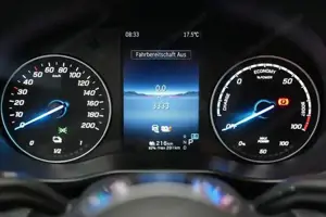 Mercedes-Benz eVito 129 Tourer PRO Lang SpurH ACC KlimaA SpurW Bild 6