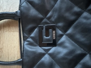 Guess Handtasche schwarz Kunstleder gesteppt Bild 4