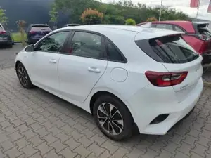 Kia Ceed / cee'd SPIN 1.5 *Shzg*Lhzg*PDC*Cam*16Zoll*Navi 103 kW ... Bild 6
