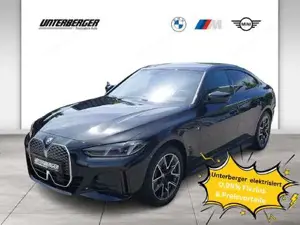 BMW i4 eDrive35 *0,99% Fixzins Leasing* Gran Coupe // M Sportpaket // Anhängerkupplung // aktive Ges