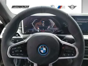 BMW i4 eDrive35 *0,99% Fixzins Leasing* Gran Coupe // M Sportpaket // Anhängerkupplung // aktive Ges Bild 10