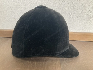 Kinder-Reithelme zu verschenken  Bild 2